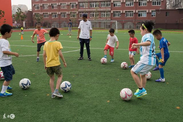 李凯尔首秀11分6篮板 中国男篮不敌意大利男篮